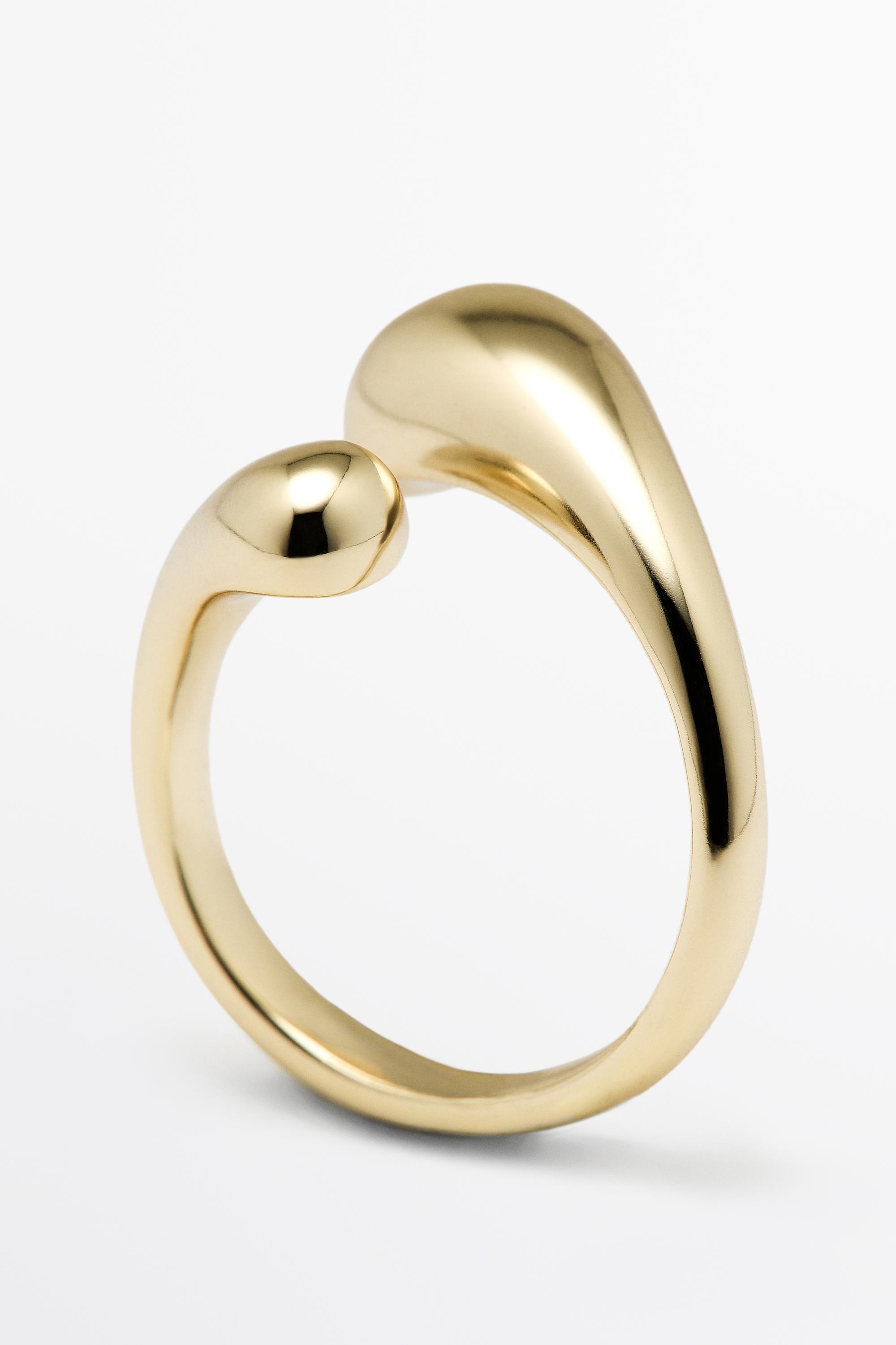 Double teardrop ring